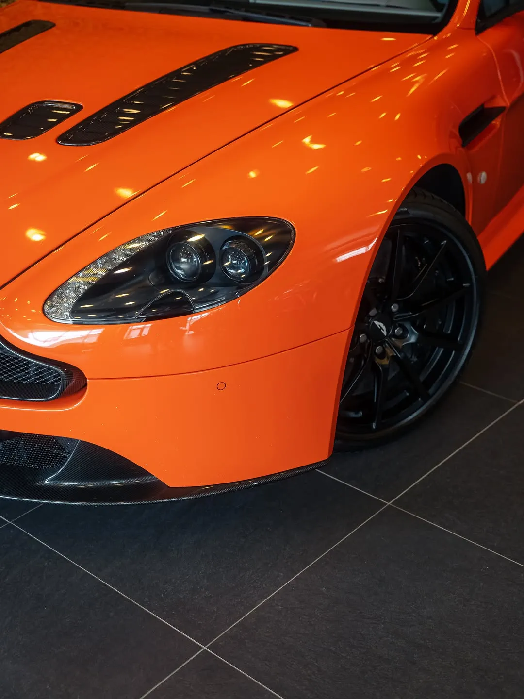 Aston Martin V12 Vantage S