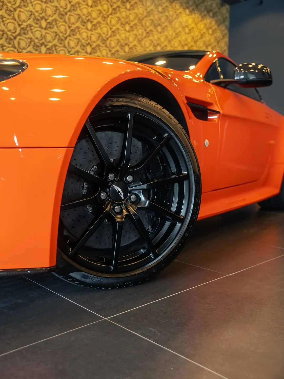 Aston Martin V12 Vantage S