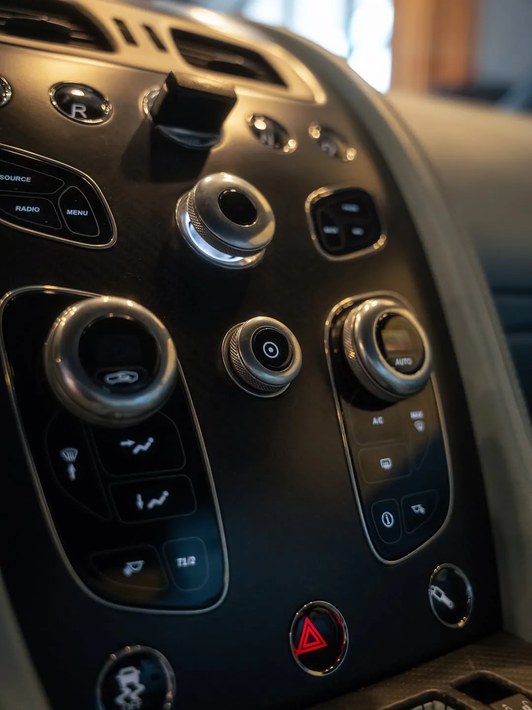 Aston Martin V12 Vantage S