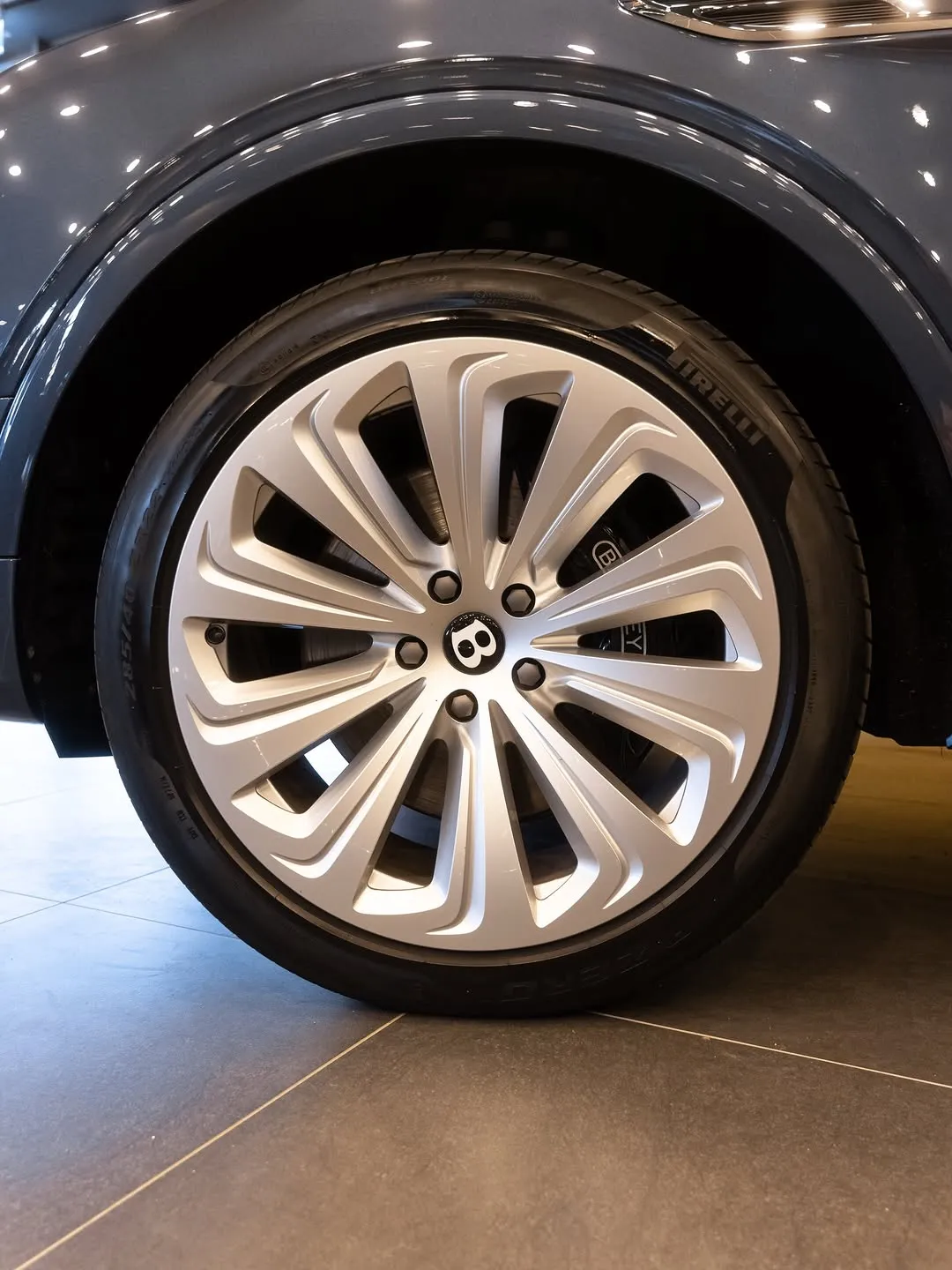 Bentley Bentayga V8