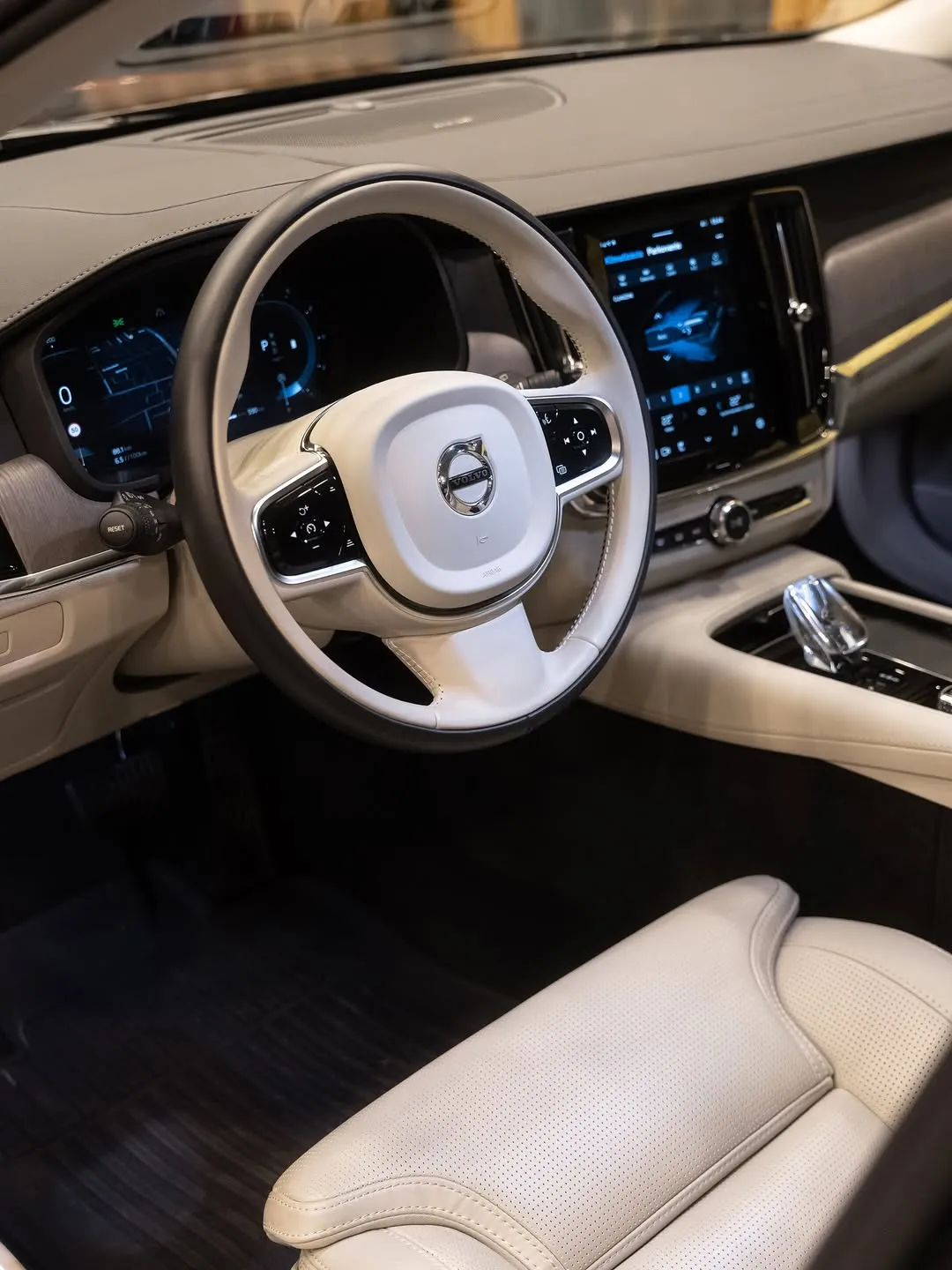 Volvo V90 Cross Country
